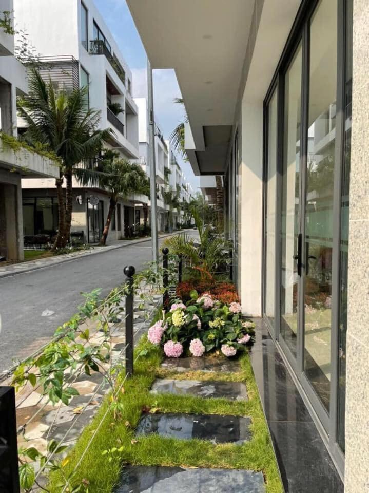 Dai Lai Resort - Night Street - Sv609 Dream Villa - Hanoi — Photos 3